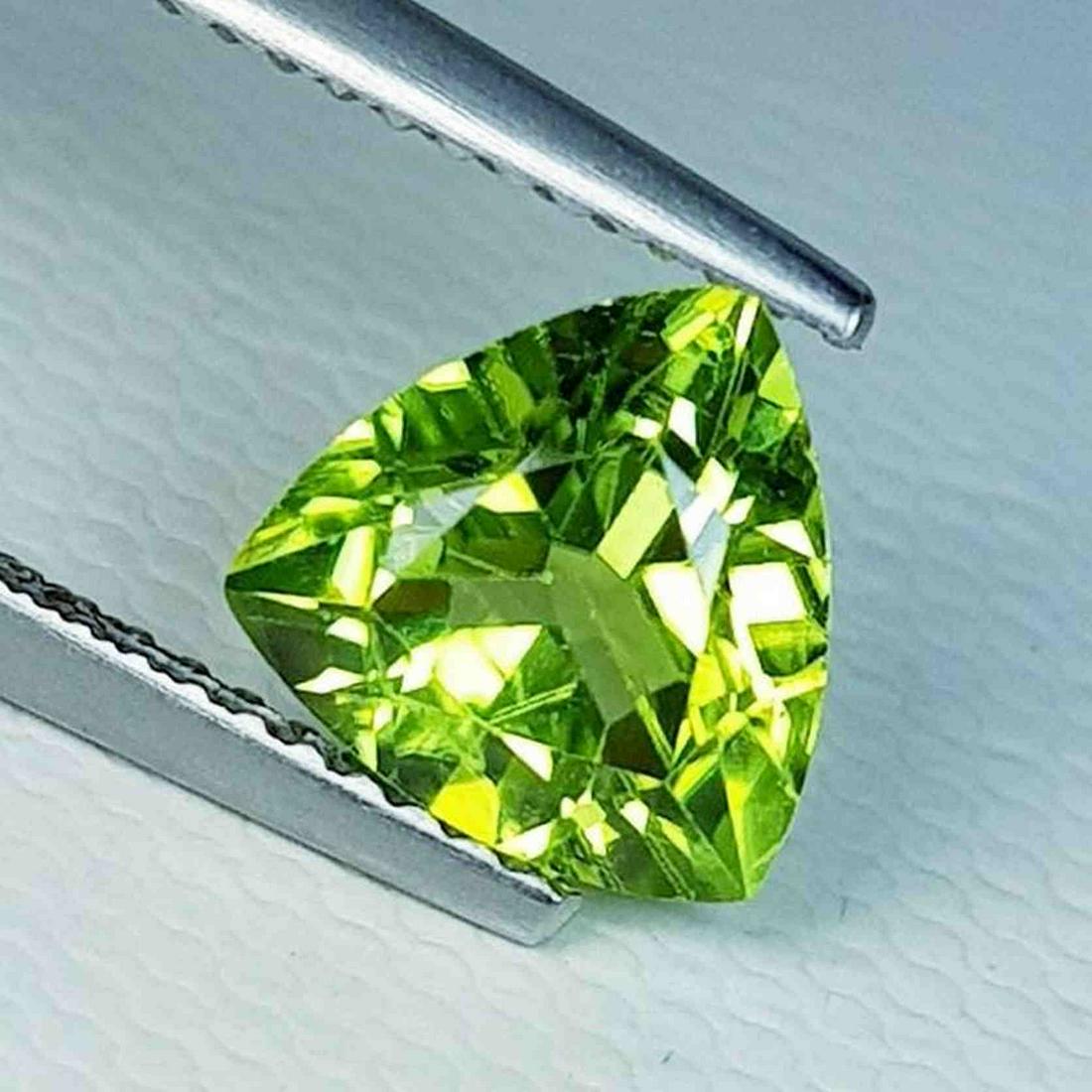 Natural Peridot Triangle Cut 1.93 ct (1 of 5)