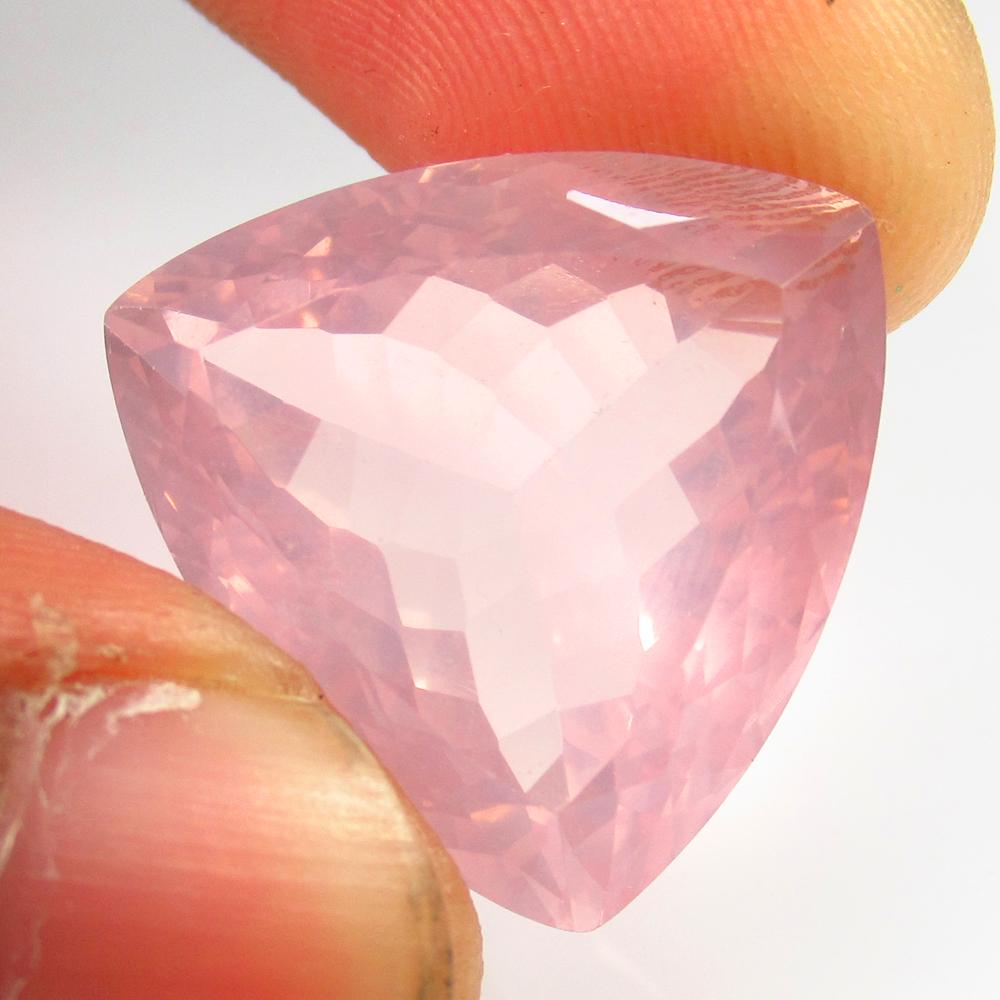 23.94 Ct Natural Rose Quartz Trillion Cut (1 of 3)