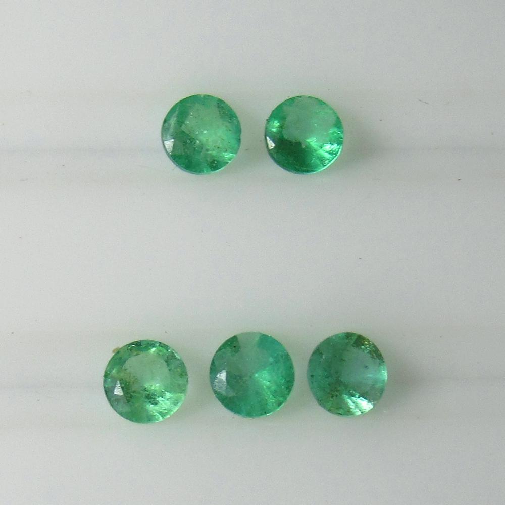 0.88 Ct Natural 5 Zambian Emerald Round Set (1 of 2)
