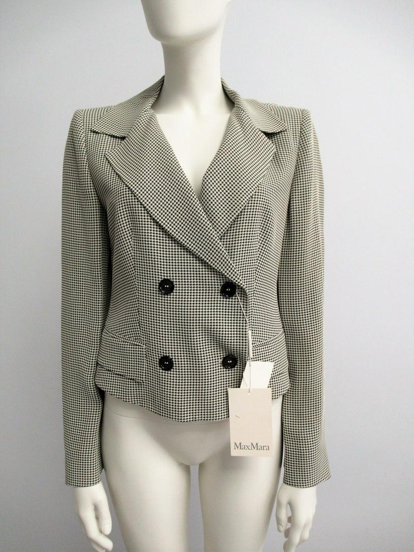 "Max Mara" Short double breasted blazer black and white: Short double breasted blazer "Max Mara".White and black houndstooth fantasy.Soft and light fabric, suitable for all seasons.Glossy buttons.Retail € 319.00.COLOR: White / Black. SIZE: 44 IT / MMEASUR