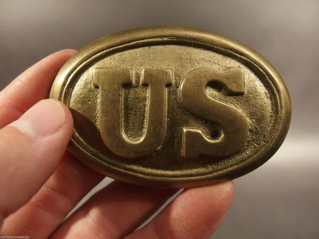 Civil War Union Soldier US Belt Buckle Plate SOLID: 3 1/8" Wide x 2 1/8" High This all solid brass replica belt plate will surely make you wonder its age. It is made to look just like the antique. The face of this plate has a very pleasing antique bras