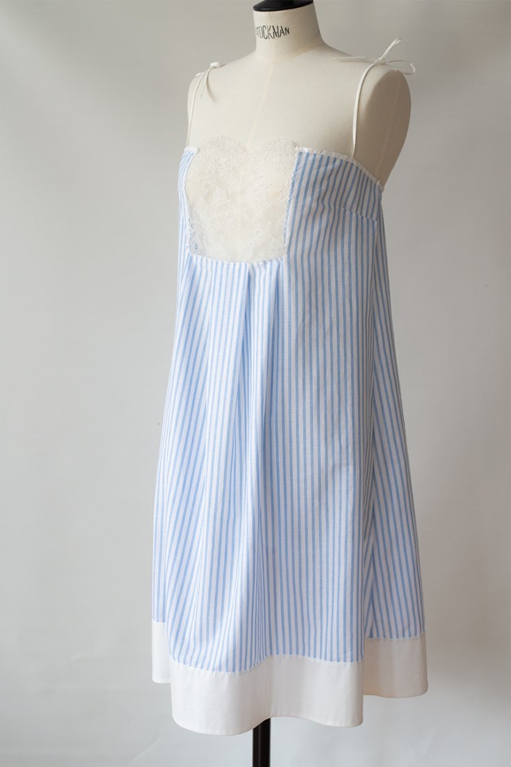 Beautiful organic cotton and French lace nightgown, new (1 of 5)