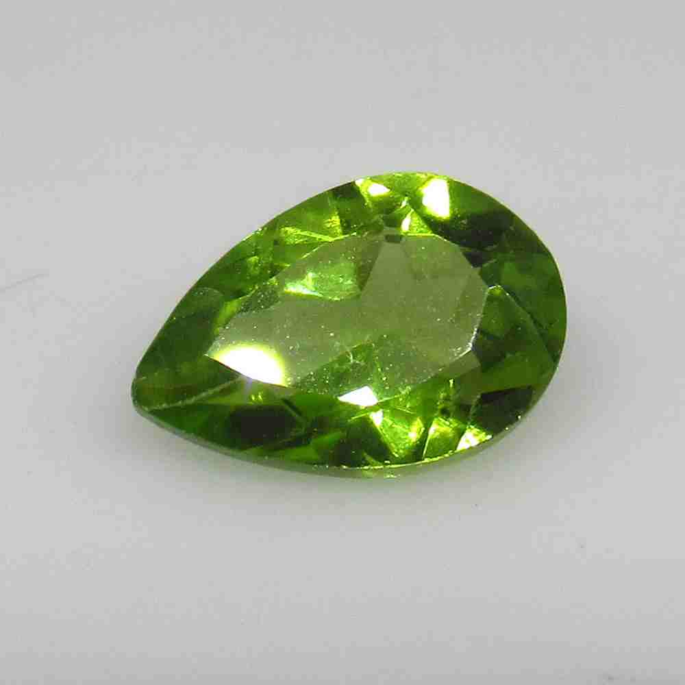 1.30 Ctw Natural Pakistan Peridot Pear Cut: No Reserve! Title: 1.30 Ctw Natural Pakistan Peridot Pear Cut Stone Clarity: VVS Gemstone: Peridot Carat Weight: 1.30 Size/Dimensions: 8.90 x 6.80 x 3.80 mm Additional Information: Top Class Luster / 