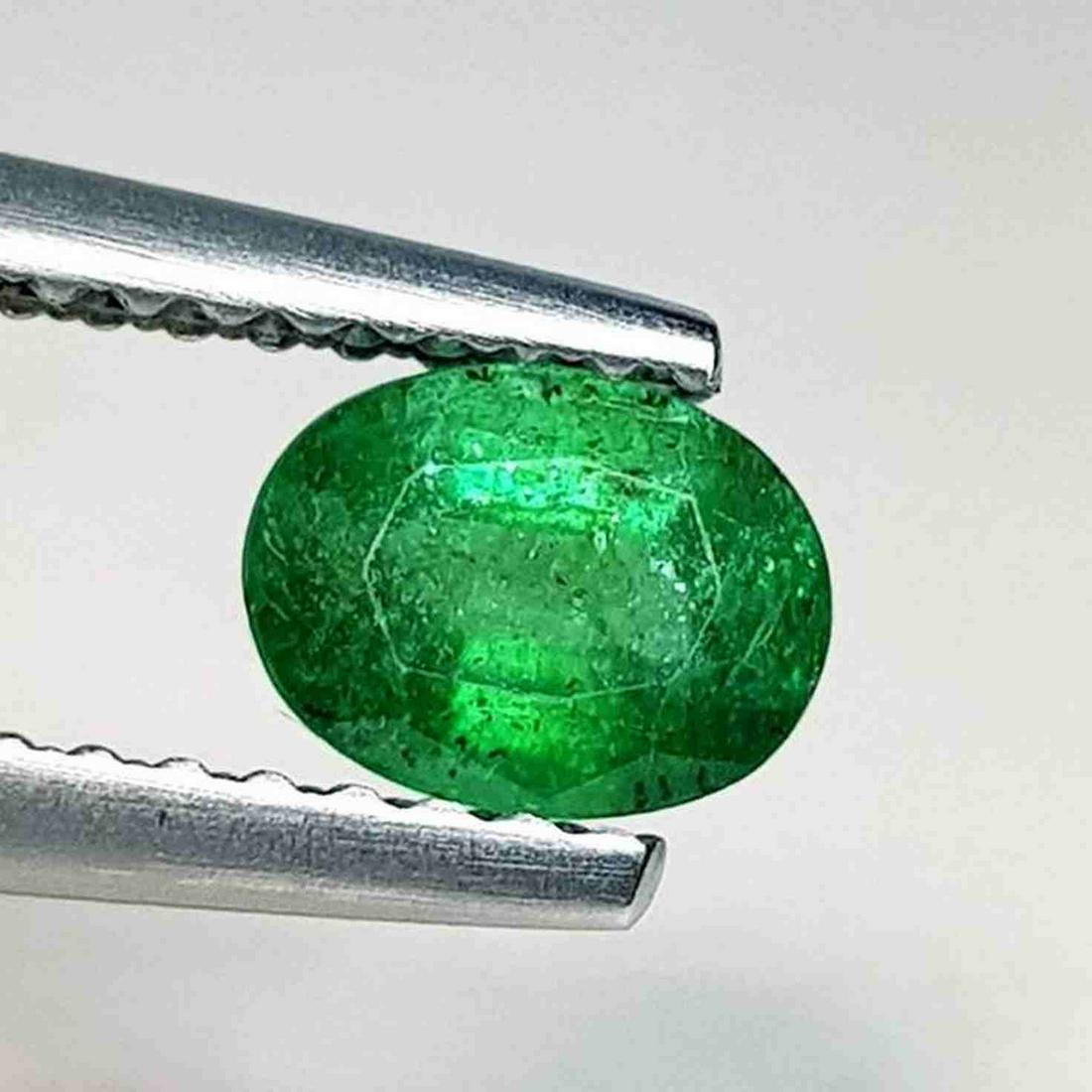 Natural Emerald Oval Cut 0.66 ct (1 of 5)
