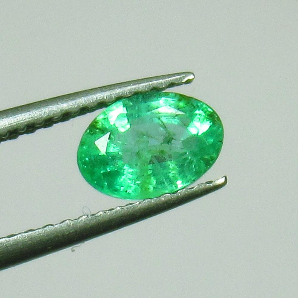 0.75 Ct Natural Zambian Emerald Oval Cut (1 of 2)