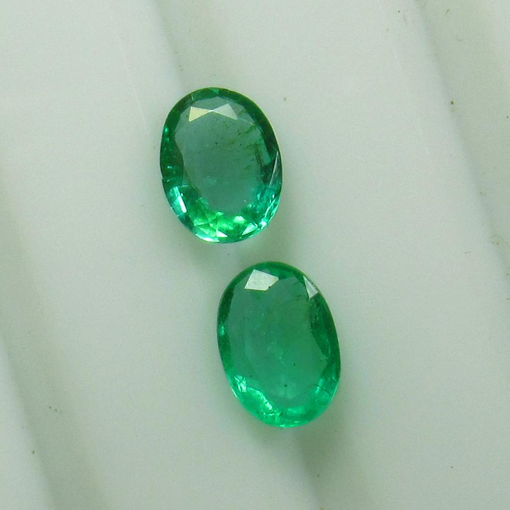 1.27 Ct Natural Zambian Emerald Oval Pair (1 of 2)