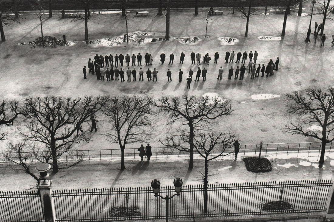 HENRI CARTIER-BRESSON - Jardin des Tuileries, 1974: Artist: HENRI CARTIER-BRESSON Print Title: Jardin des Tuileries, 1974 Printing Date: 1990’s Medium: Photo-Lithograph Printed in: France Image Size: approx. 5 x 8” Henri Cartier-Bresson (August 22,