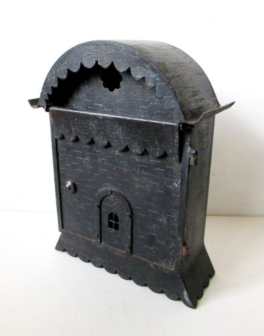 Early House Form Mailbox (1 of 9)