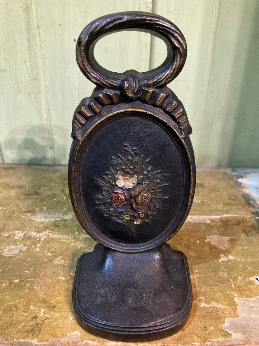 Antique Bradley & Hubbard B&h Cast Iron Doorstop Oval (1 of 10)
