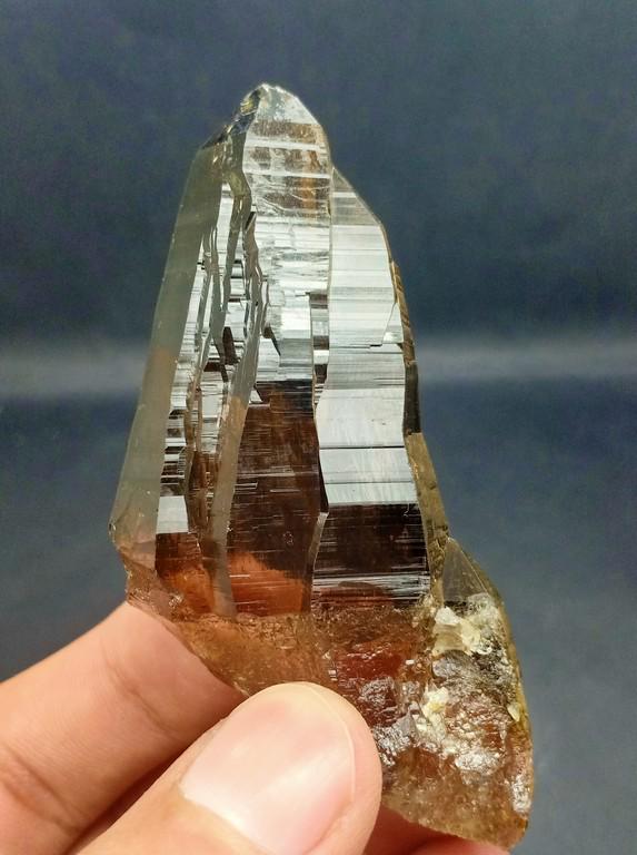 47 Gram Top Quality Perfact Smoky Quartz Specimen: Title: 47 Gram Top Quality Perfact Smoky Quartz Specimen Treatment: Natural Gemstones: Quartz Weight: 47 Gram Size/Dimensions: 70x40x18 mm Origin: Pakistan Reserve: $30.00 Shipping: Domestic: Flat-r