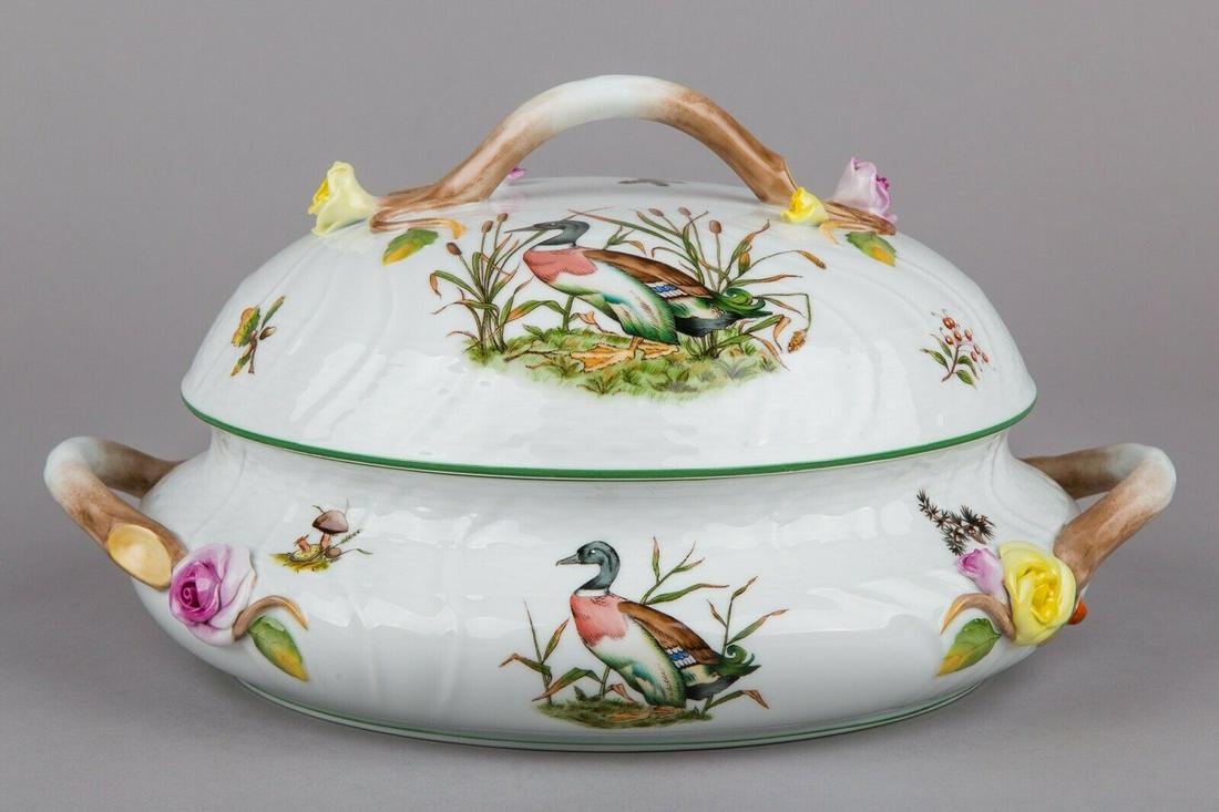 Herend Hunter Trophies Pattern Flat Tureen with Lid and: Title: Herend Hunter Trophies Pattern Flat Tureen with Lid and Handles #1031/CHTM Description: Herend Hunter Trophies Pattern Flat Tureen Manufacturer: Herend Porcelain Manufactory (Hungary) Quality: 