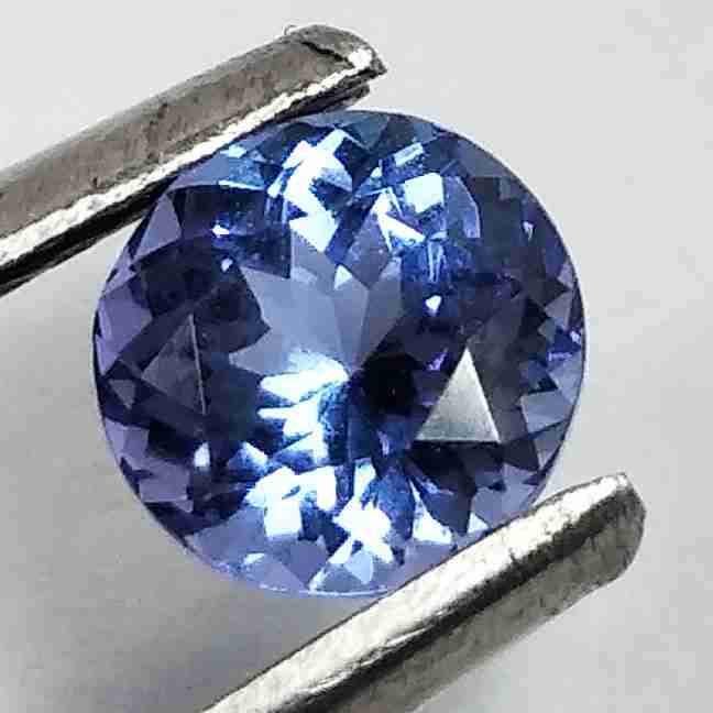 0.65 CTS 5 MM NATURAL TANZANITE ROUND SHAPE GOOD LUSTER: Title: 0.65 CTS 5 MM NATURAL TANZANITE ROUND SHAPE GOOD LUSTER LOOSE GEMSTONES Brand: MRS GEMS Gemstones: Carat Weights: 0.65 Size/Dimensions:5 MM Additional Info:VVS QUALITY Reserve: $25.00 Shipping: