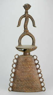 Large Bronze Anthropomorphi; c Bell Nigeria Edo Yoruba: Title: Large Bronze Anthropomorphi; c Bell Nigeria Edo Yoruba African Tribal Art 0557Description: NIGERIA BRONZE BELL Characteristics: TYPE OF OBJECT: Cloche ETHNICAL GROUP: Unknow Probably Yoruba,