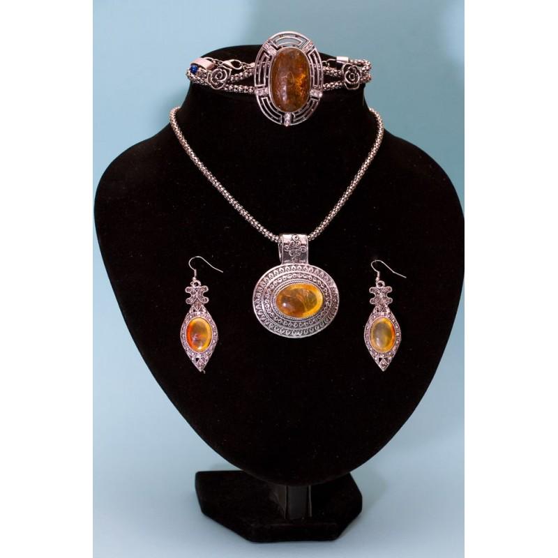 76.60 g. Antique Baltic amber set of necklace, bracelet (1 of 16)