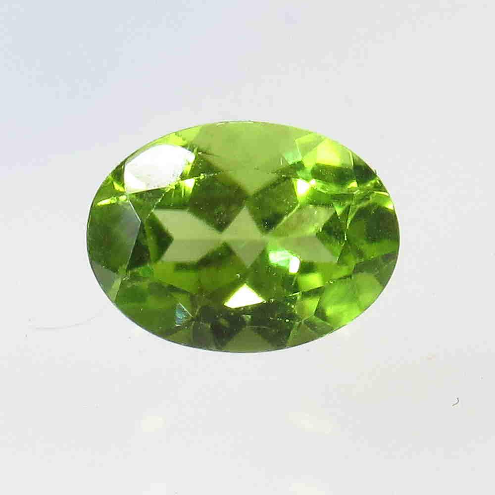 1.55 Ctw Natural Pakistan Peridot Oval Cut: Reserve: Title: 1.55 Ctw Natural Pakistan Peridot Oval Cut Stone Clarity: VVS Gemstone: Peridot Carat Weight: 1.55 Size/Dimensions: 8.10 x 6.00 x 4.50 mm Additional Information: Top Class Luster / Exc