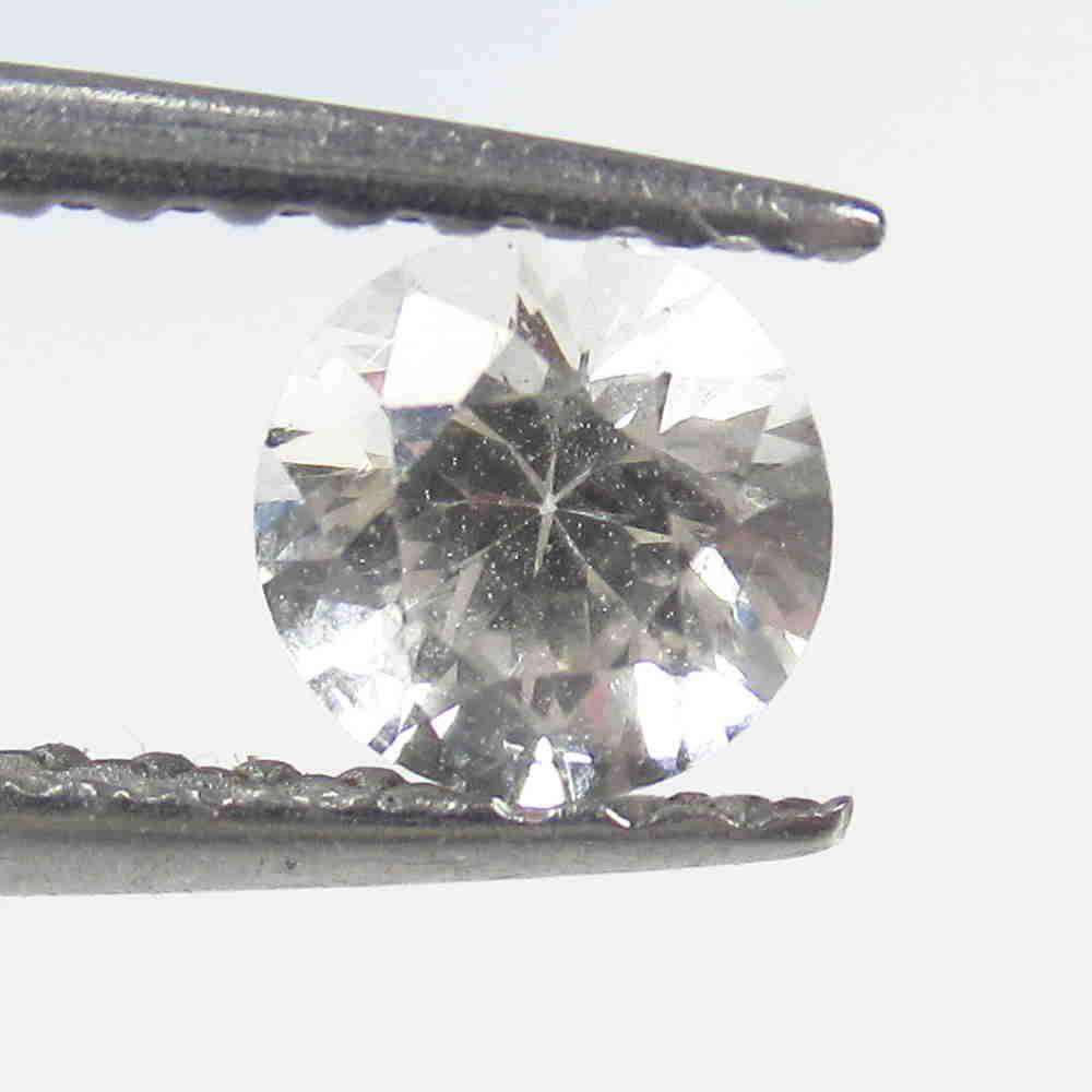 0.56 Ctw Natural White Sapphire Round Cut (1 of 2)