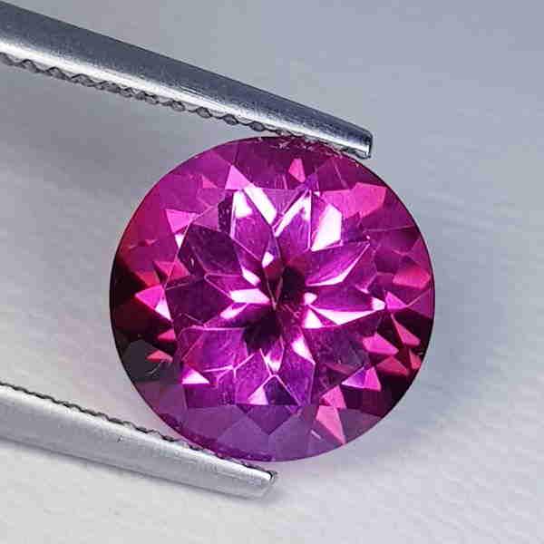 Natural Pink Topaz Round Cut 4.08 ct: Reserve: Title: Natural Pink Topaz Round Cut 4.08 ct Color/Clarity: VVS - VS Type: Loosegemstone Carat Weight: 4.08 Size/Dimensions: 10.05 x 10.05 x 6.00 Additional Information: Round - Brazil