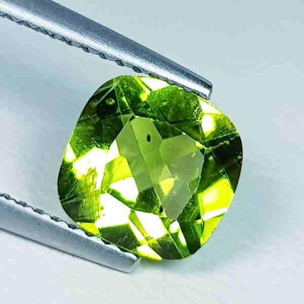 Natural Peridot Cushion Cut 2.09 ct: Reserve: Title: Natural Peridot Cushion Cut 2.09 ct Color/Clarity: VVS Type: Gemstones Carat Weight: 2.09 Size/Dimensions: 8.00 x 7.90 x 4.50 Additional Information: Cushion - Pakistan Shipp