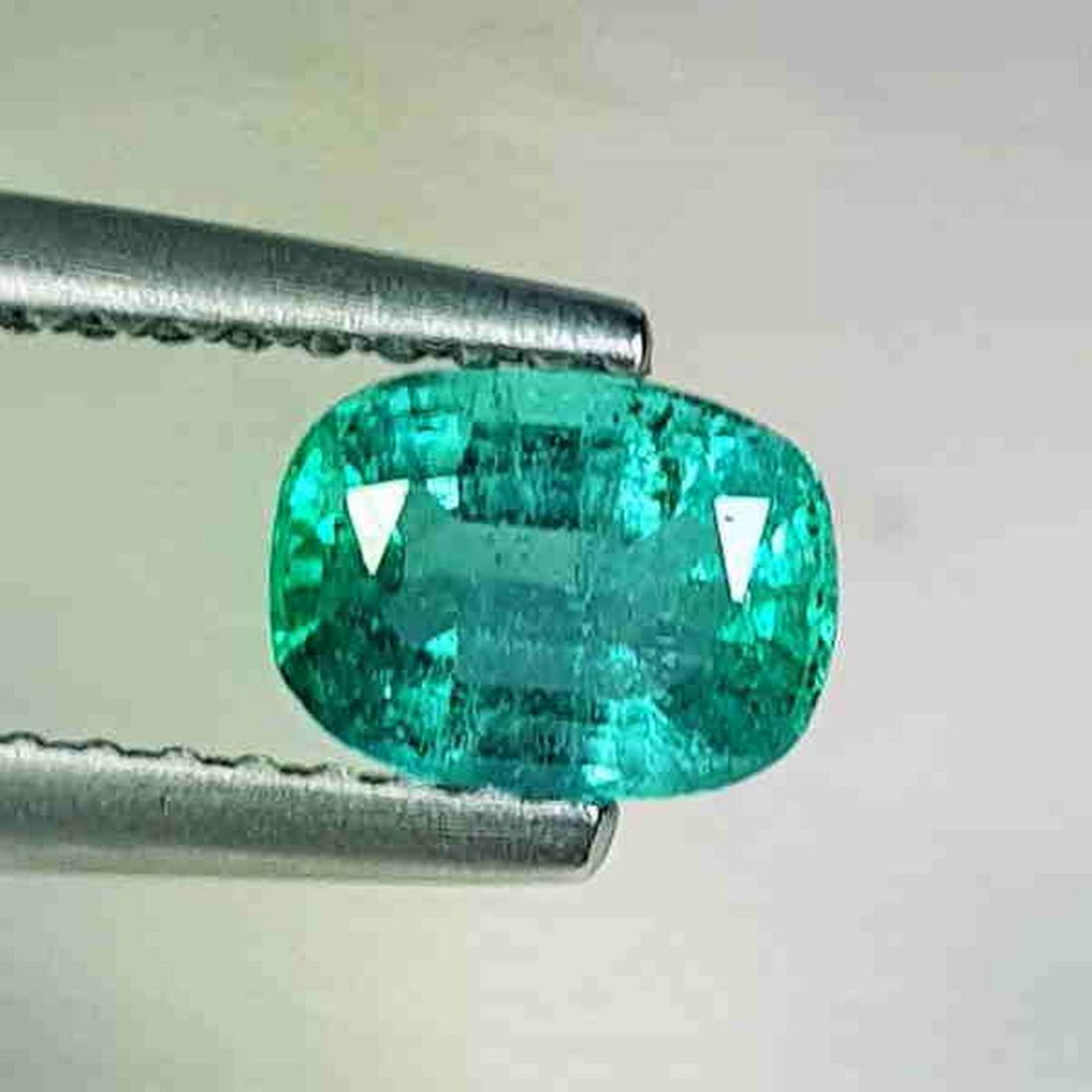 Natural Emerald Oval Cut 0.64 ct (1 of 5)