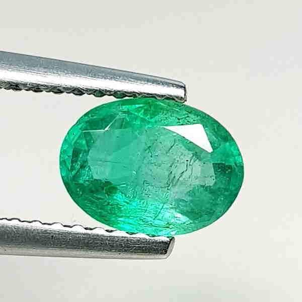 Natural Emerald Oval Cut 0.93 ct (1 of 5)