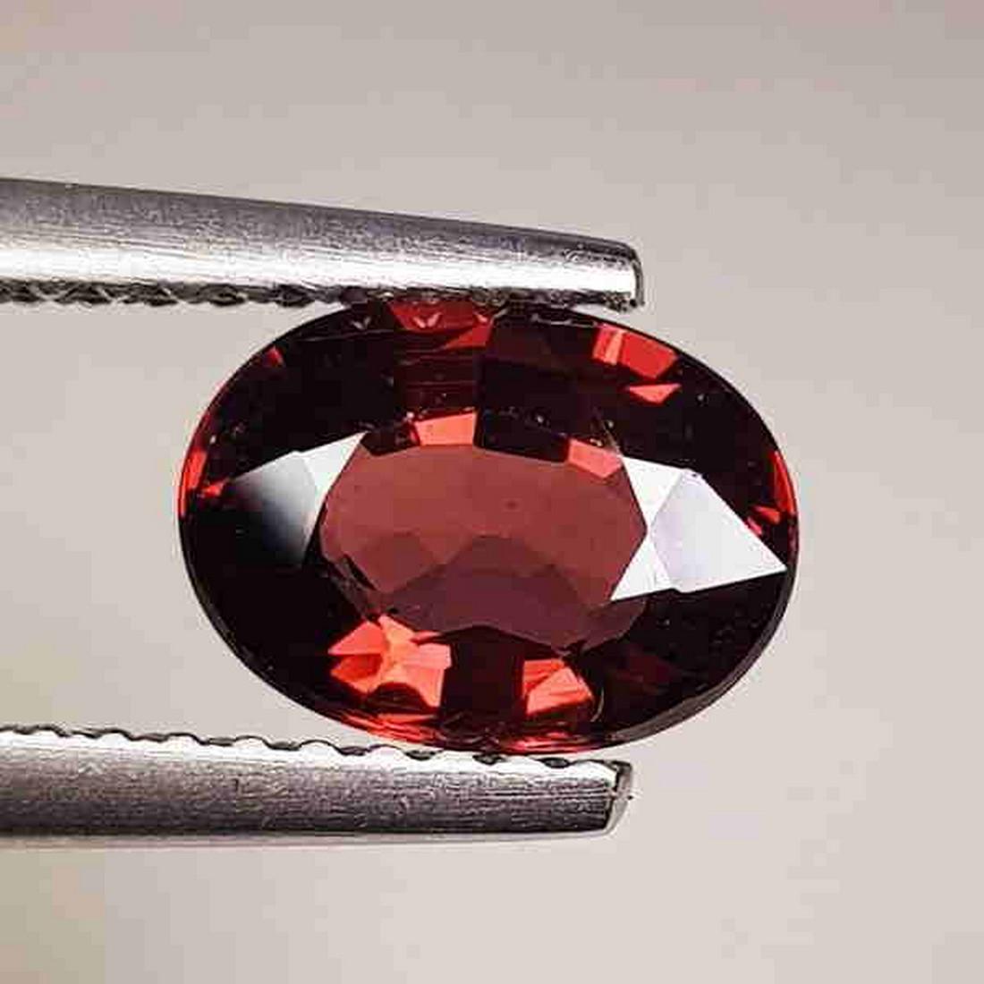 Natural Rhodolite Garnet Oval Cut 1.45 ct: Reserve: Title: Natural Rhodolite Garnet Oval Cut 1.45 ct Color/Clarity: VVS - VS Type: Gemstones Carat Weight: 1.45 Size/Dimensions: 8.00 x 5.80 x 3.50 Additional Information: Oval - Burma