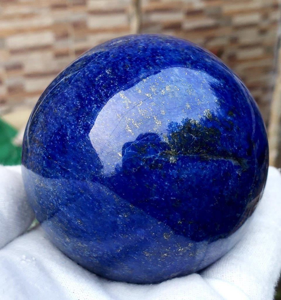 Lapis Lazuli Healing Sphere - 643 Grams - Diameter - 75: Title: Lapis Lazuli Healing Sphere - 643 Grams - Diameter - 75 mm Origin: Pakistan Description:Lapis Lazuli Healing Sphere - 643 Grams - Diameter - 75 mm Reserve: $190.00 Shipping: Domestic: Flat-rate
