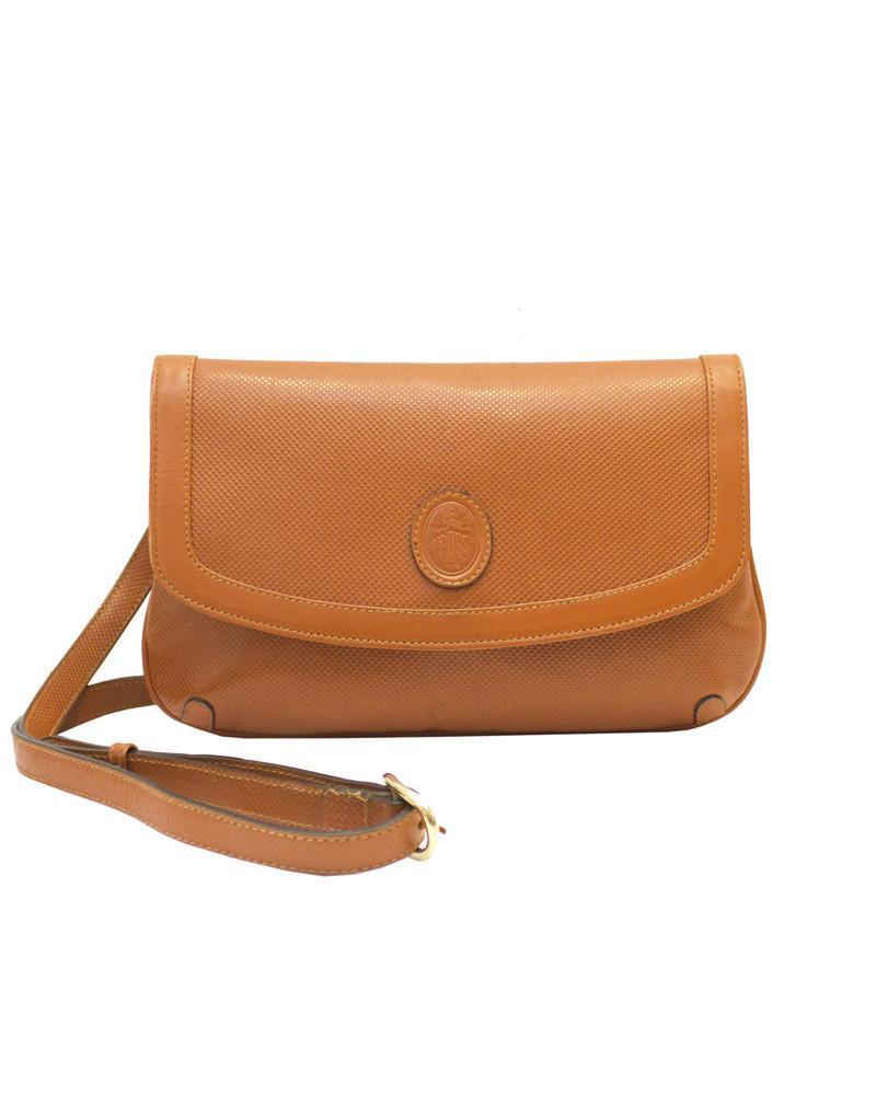 Mark Cross Honey brown leather cross body bag: From the coveted handbag line by Mark Cross, this honey brown leather cross body bag is great for everyday as it allows you to be hands free and fashionable! Dating from the late 1980s, early 90s, thi