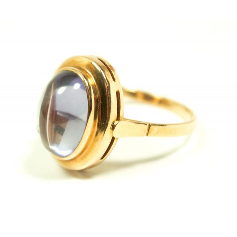 Investment 14K gold ring with alexandrite 5,2 gram: Investment gold ring with alexandrite26 ct. (5,2 gram)Material: 14K gold (583 stamped)Stone: alexandrite (we didn't tested it can be synthetic)You are looking on the vintage USSR 14K gold which is hig