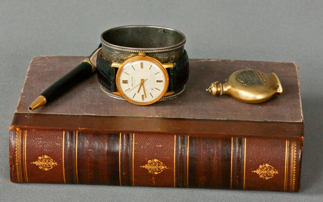 Russian Antique Golden USSR Watches/ Working Wostok: Title: Russian Antique Golden USSR Watches/ Working Wostok Watch Additional Information: MaterialsBand material: LeatherStainless steelWostok vintage men wrist watch russian antique unisex white USSR