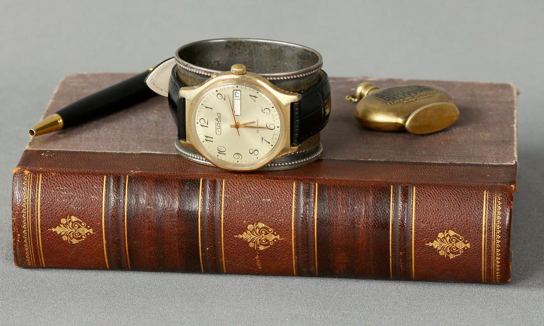 Slava Vintage Men Wrist Watch/ Vintage Russian: Title: Slava Vintage Men Wrist Watch/ Vintage Russian Mechanical Watch Slava Additional Information: MaterialsBand material: LeatherGold, Stainless steelSlava vintage men wrist watch russian antique u