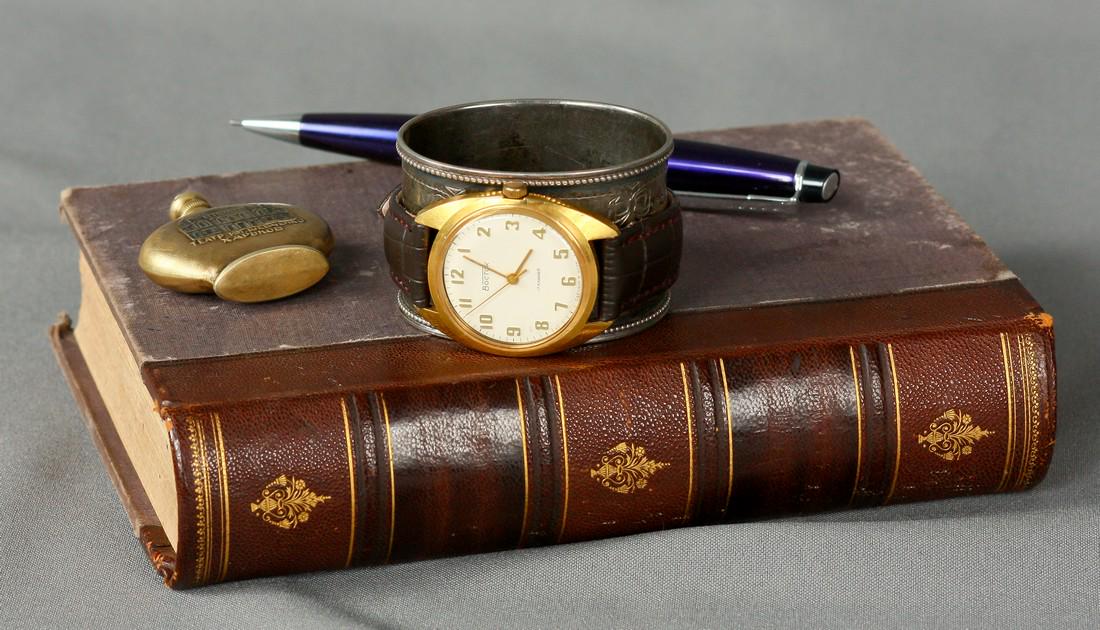 Wostok Vintage Men Wrist Watch Russian Antique Watches: Title: Wostok Vintage Men Wrist Watch Russian Antique Watches Additional Information: MaterialsBand material: LeatherGold, Stainless steelWostok vintage men wrist watch russian antique unisex white US