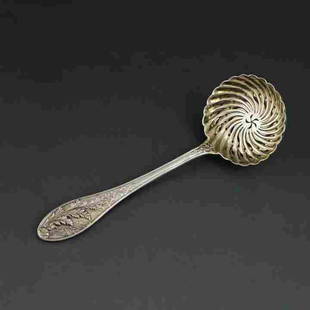 19th Century French Sterling Silver Colander: Title: 19th Century French Sterling Silver ColanderDate/Period: 19th CenturyOrigin: FrenchSize: Length: 12.5cm Face width: 4.3cm Handle width: 1.6cmSilver Purity: 950 silverItem Weight: 20G Reserve: