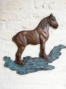 Amazing bronze sculpture of a horse: Title: Amazing bronze sculpture of a horse Maker: unknownOrigin: BelgiumDate/Period: Late 20th centuryMaterials:BronzeDimensions:Width: + - 63 cm / 25.2 inchHeight: 49 cm / 19.6 inchDescription:A