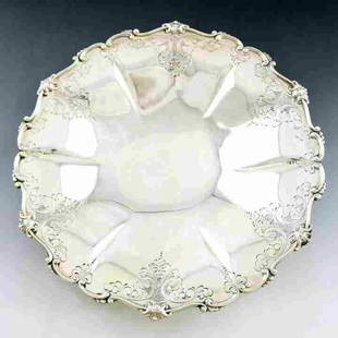 French Rococo Sterling Silver Compote: Title: French Rococo Sterling Silver CompoteOrigin: FrenchSize: Diameter: 26.8cm Bottom diameter: 10.5cm Height: 4.1cmSilver Purity: silverItem Weight: 236G Reserve: $600.00 Shipping:Domestic: