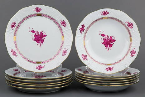 Herend Chinese Bouquet Raspberry Plate Set for Six: Title: Herend Chinese Bouquet Raspberry Plate Set for Six People, 12 PiecesDescription: Herend Chinese Bouquet Raspberry Plate Set for Six People Manufacturer: Herend Porcelain Manufactory (Hungary)