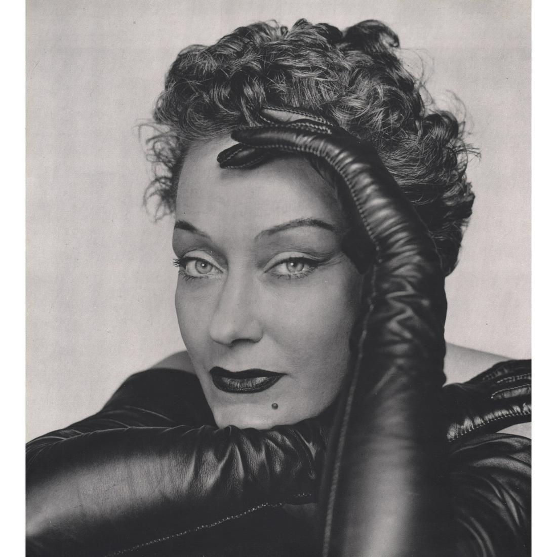 PHILIPPE HALSMAN - Gloria Swanson: Artist: PHILIPPE HALSMAN Print Title: Gloria Swanson Medium: Sheet-Fed Gravure Printed in 1970's Printed in Italy Image Size approx: 11.25 x 10.25 inches Philippe Halsman (1906-1979) was an American p