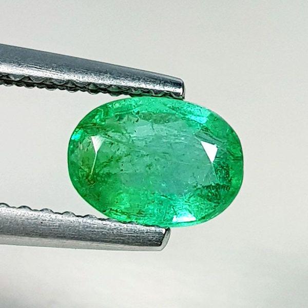 Natural Emerald Oval Cut 0.89 ct (1 of 5)