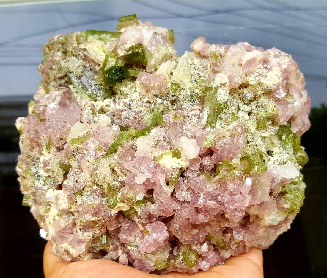 14 Gram Amazing Quality Natural Green Cap Tourmaline: Title: 14 Gram Amazing Quality Natural Green Cap Tourmaline Specimen Treatment: Natural Gemstones: Tourmaline Weight: 14 Gram Size/Dimensions: 40x22x14 mm Origin: Pakistan Reserve: $15.00 Shipping: