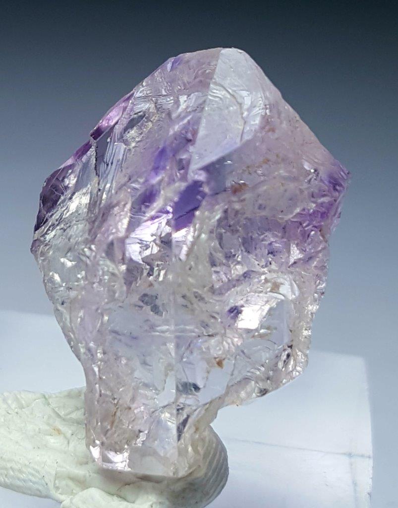 17 Gram Amazing Natural Apatite With Quartz Specimen: No Reserve! Title: 17 Gram Amazing Natural Apatite With Quartz Specimen Treatment: Natural Gemstones: Apatite With Quartz Weight: 17 Gram Size/Dimensions: 39x30x24 mm Origin: Pakistan Shipping: Domest