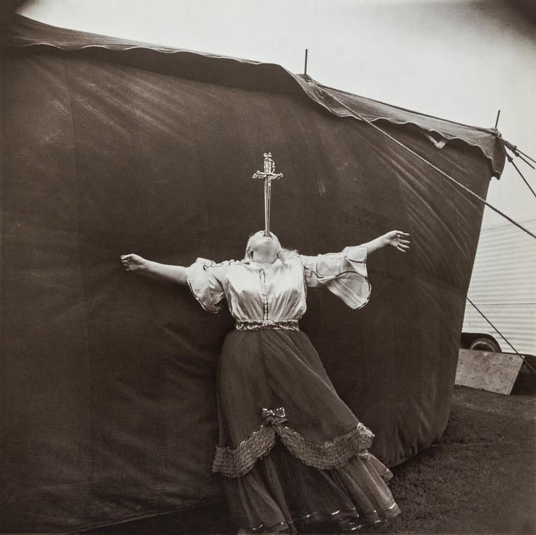 Diane Arbus- Albino Sword Swallower, Carnival, MD, 1970 (1 of 1)