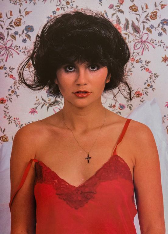 Annie Leibovitz- Linda Ronstadt, 1976 (1 of 1)