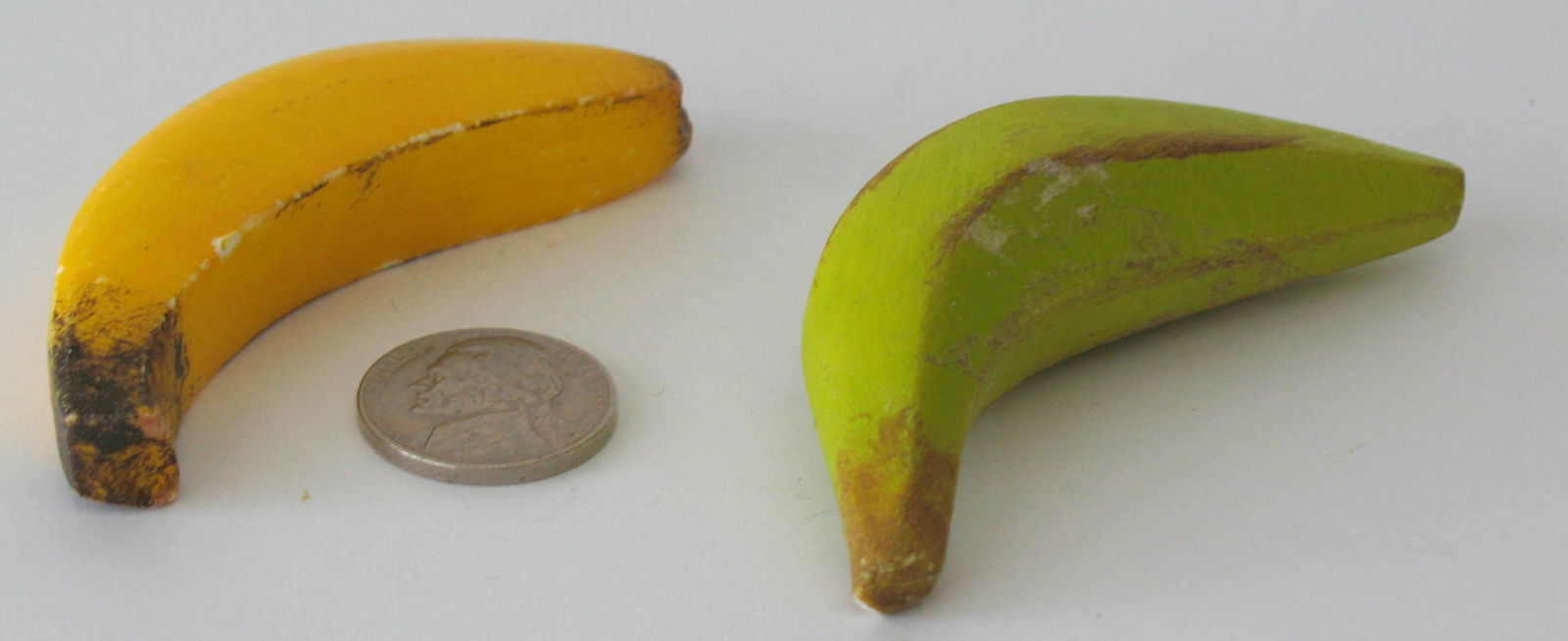 Two miniature vintage stone bananas. (1 of 2)