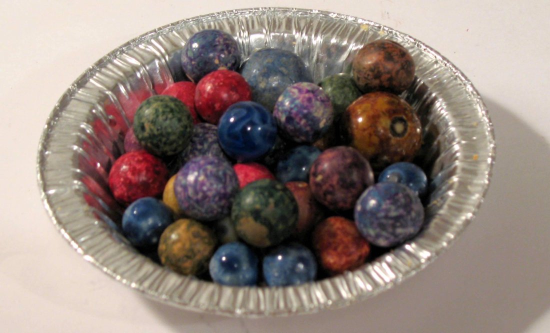 Group of vintage agate marbles. (1 of 1)