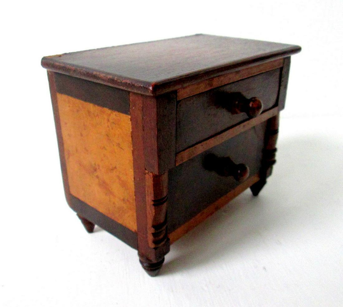 C 1830 Miniature Chest (1 of 11)