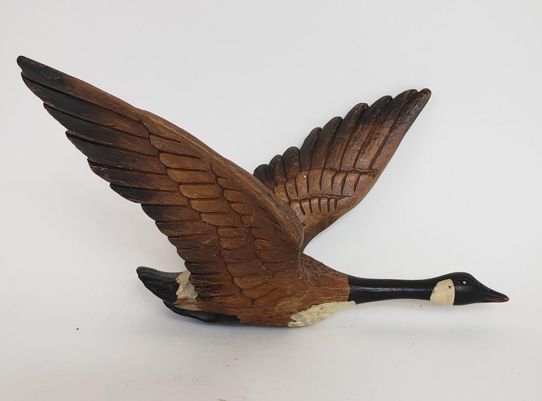 Carved and painted wall mount Canada goose ca 1930 (1 of 5)