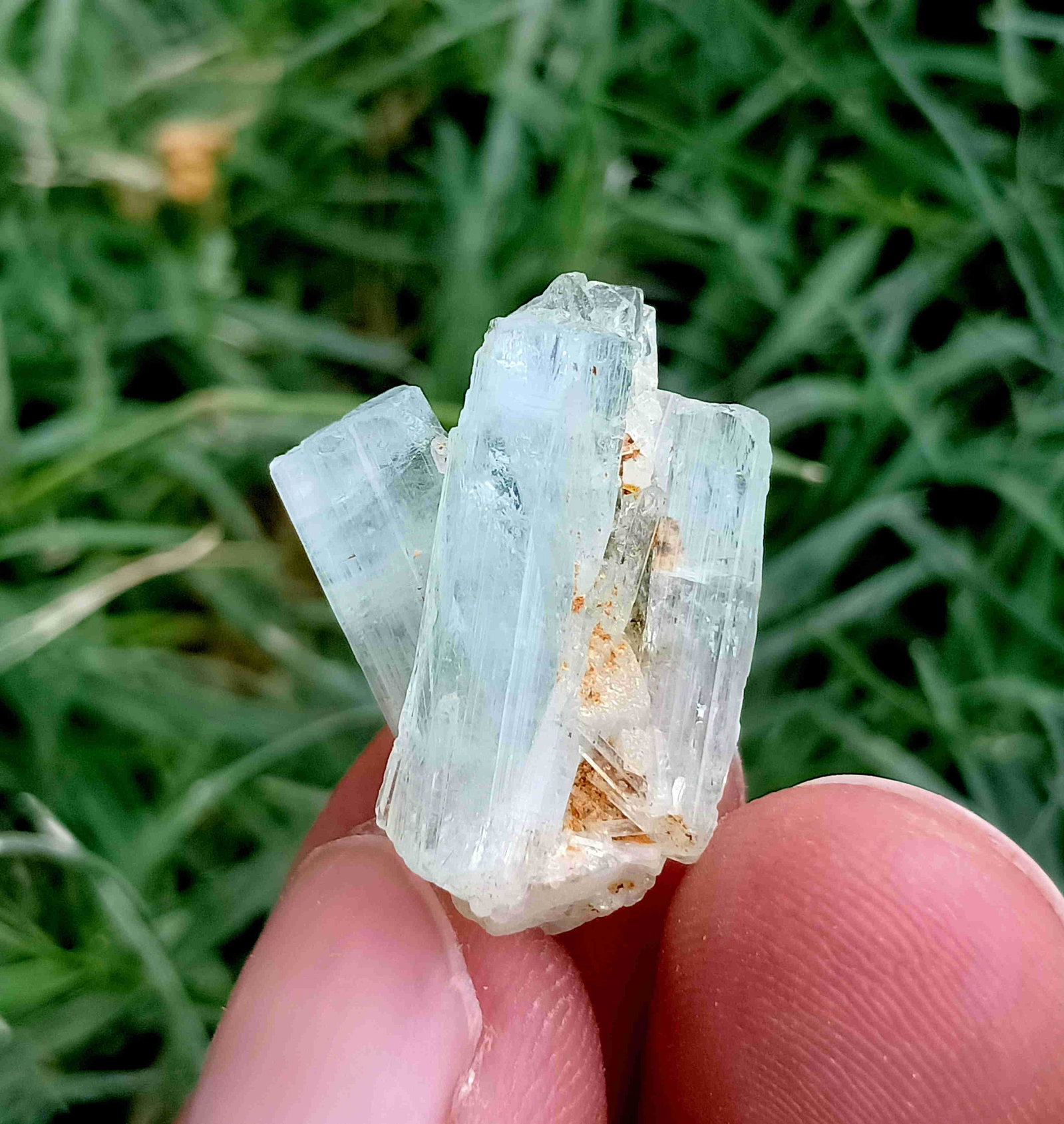 3 Gram Amazing Natural Aquamarine Specimen: No Reserve! Title: 3 Gram Amazing Natural Aquamarine Specimen Treatment: Natural Gemstones: Aquamarine Weight: 3 Gram Size/Dimensions: 21x15x10mm Origin: Pakistan Shipping: Domestic: Flat-rate of $15.