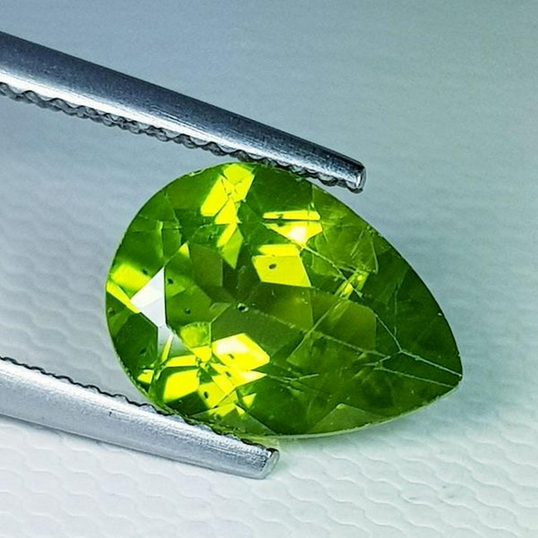 Natural Peridot Pear Cut 2.91 ct: No Reserve! Title: Natural Peridot Pear Cut 2.91 ct Color/Clarity: VVS Gemstones: Loosegemstone Carat Weights: 2.91 Size/Dimensions: 10.80 x 7.90 x 5.00 Additional Information: Pear - Pakistan Shippin