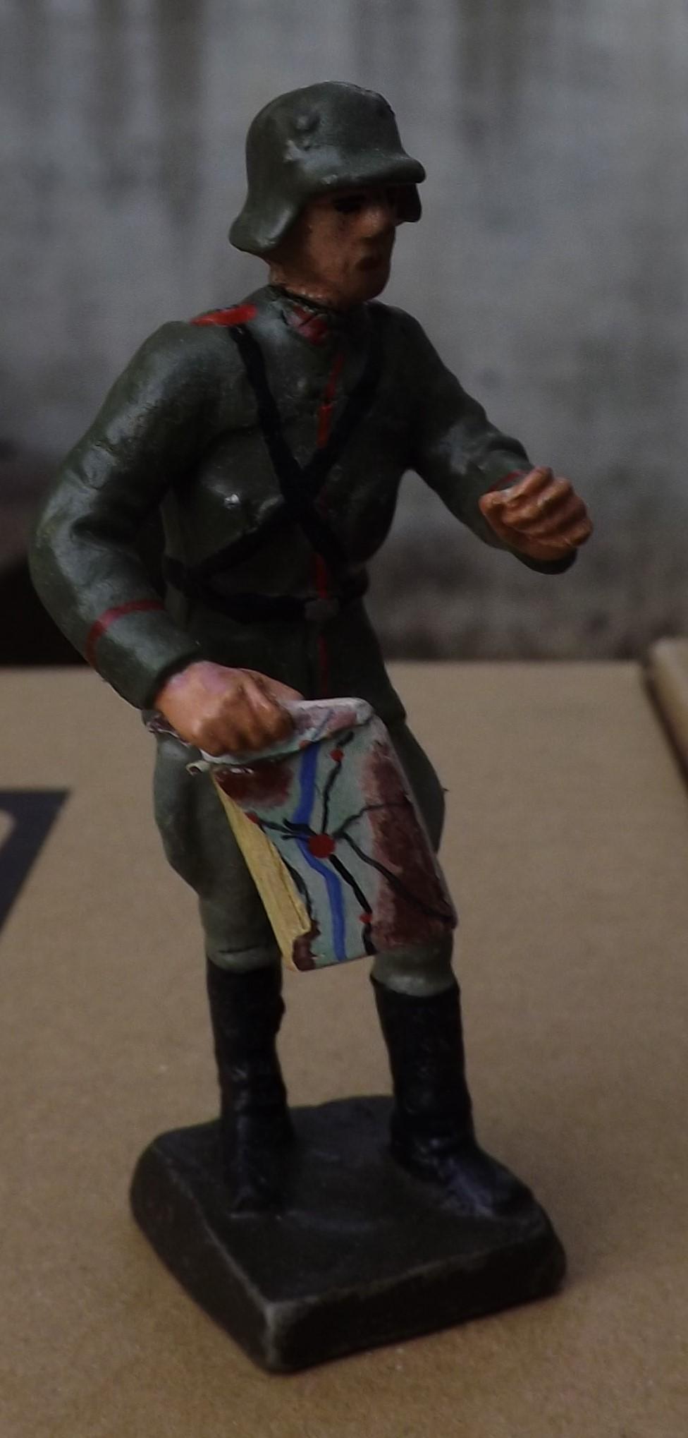 Elastolin (made in Germany) soldier, original 1930's, (1 of 1)