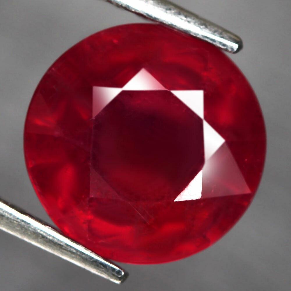 1,14 cts Natural Round Blood Red Ruby (1 of 3)
