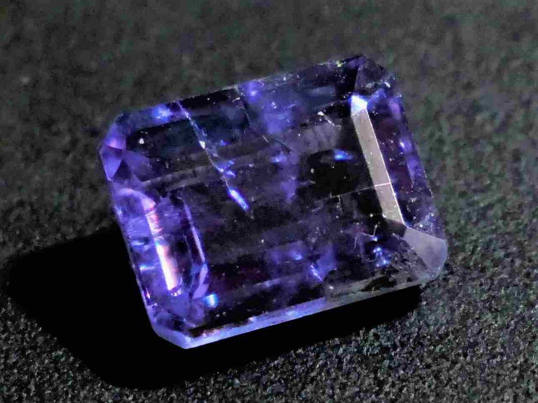 TANZANITE 2.88 ct **EMERALD CUT** (1 of 1)